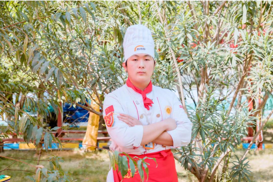 新生心声丨杨家乐：我在厨师学校当班长 学厨管理两不误