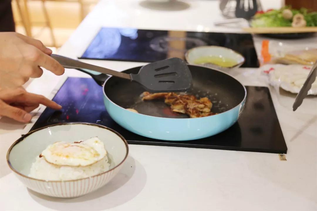 在深圳新东方烹饪学校横岗校区学技能 怎样才能找对适合自己的课程 