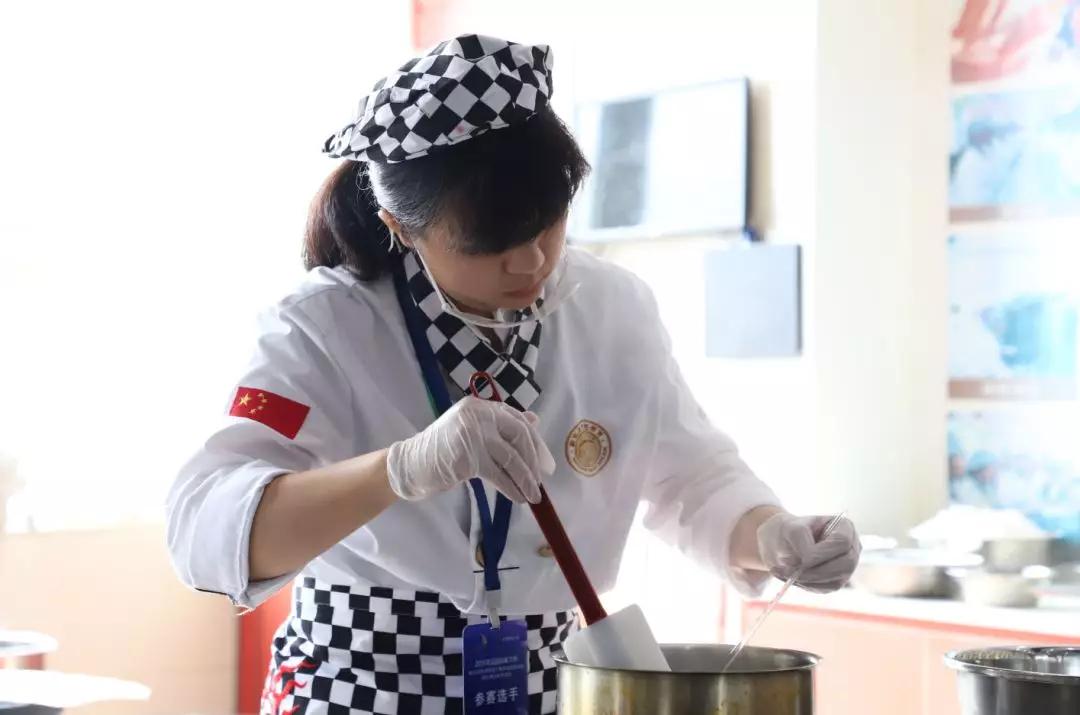 第46届世界技能大赛烹饪西餐、糖艺/西点项目深圳选拔赛圆满落幕