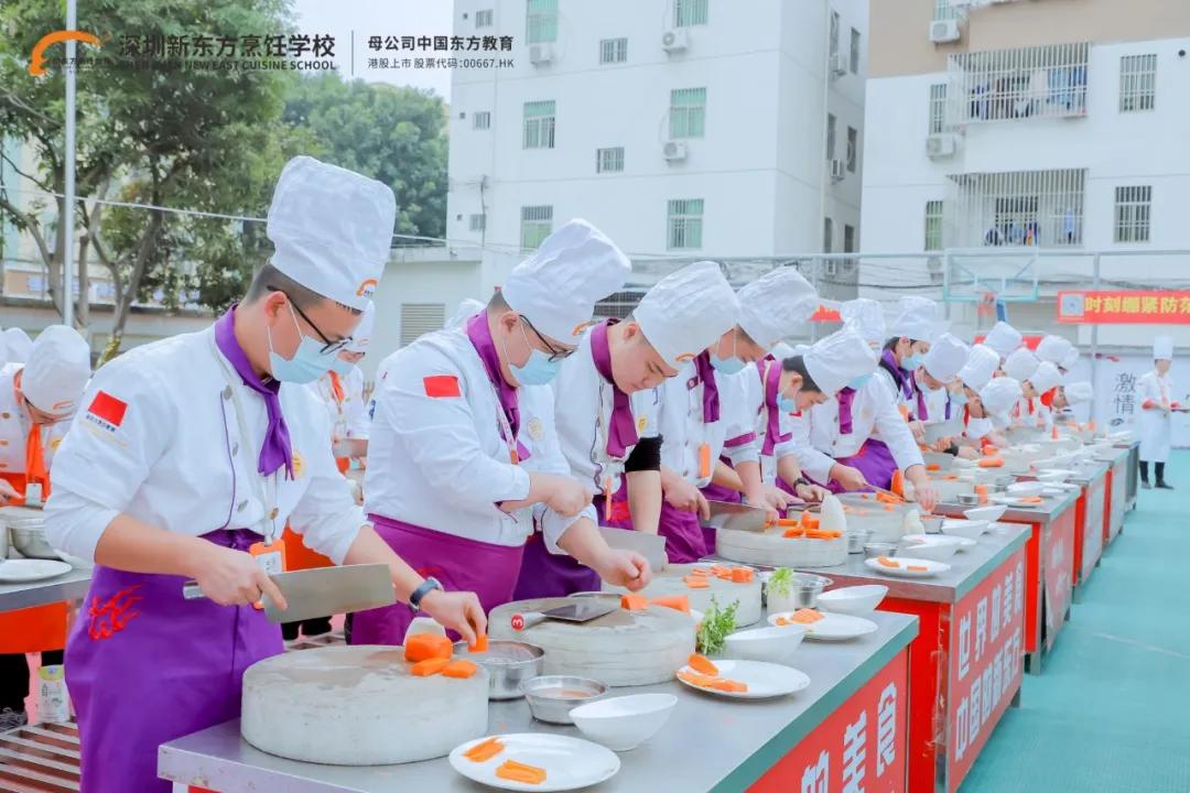 期末考试实操部分来啦 同学们参加考核的样子真帅！ 