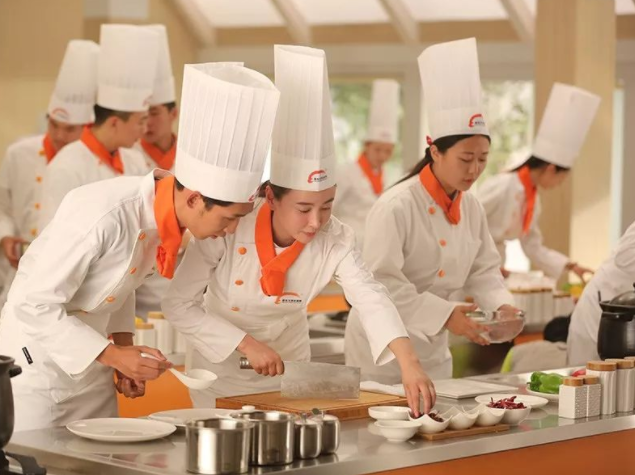 你还不了解深圳新东方烹饪学校？进来补课啦