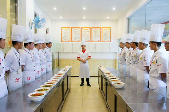 学厨师培训费用多少钱