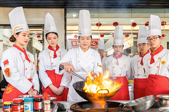 如何成为五星级餐厅的厨师长