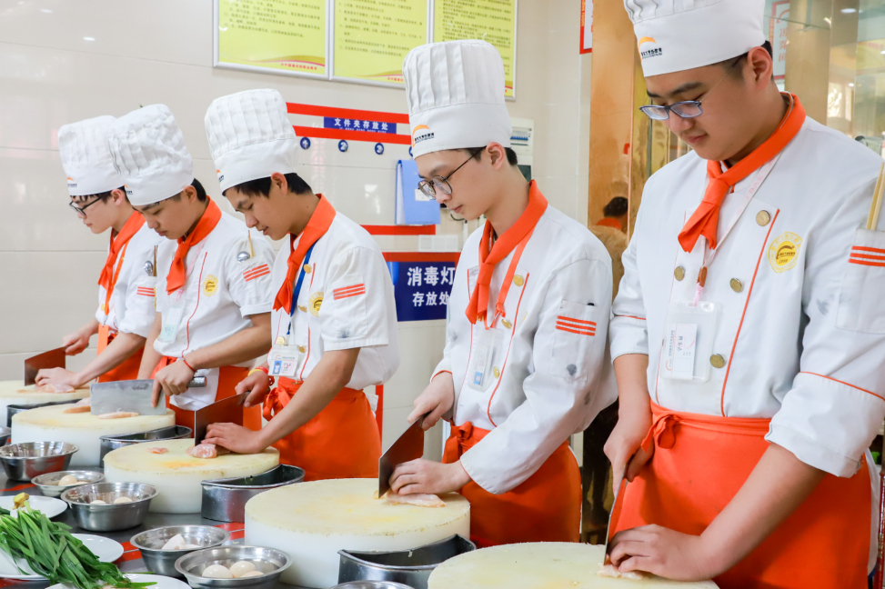 中式烹调专业发展前景如何？学中餐专业好吗？