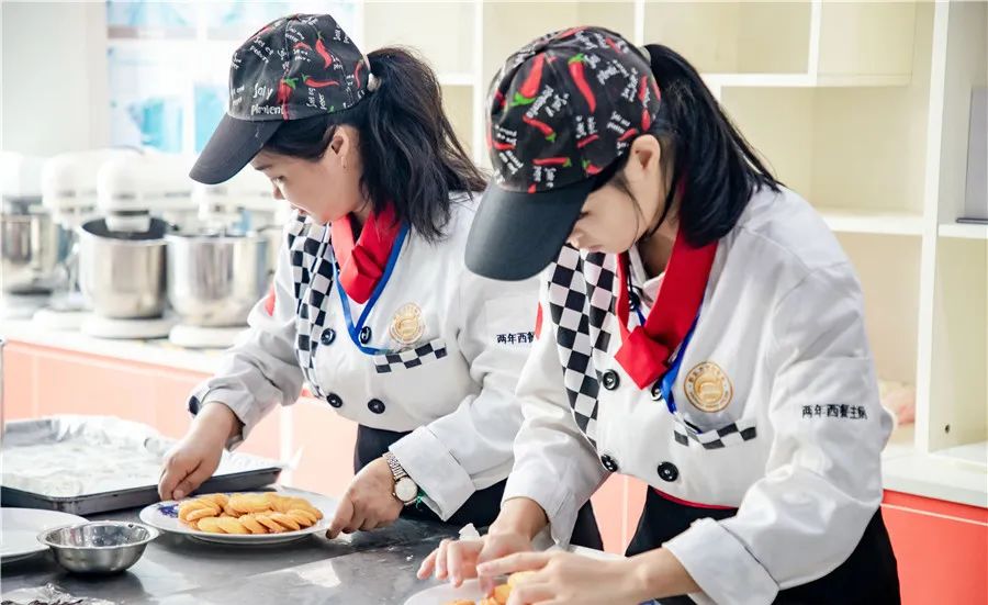 中考结束不用挤高中,同样上大学,选职业教育升学更容易! 中考结束不用挤高中,同样上大学,选职业教育升学更容易!