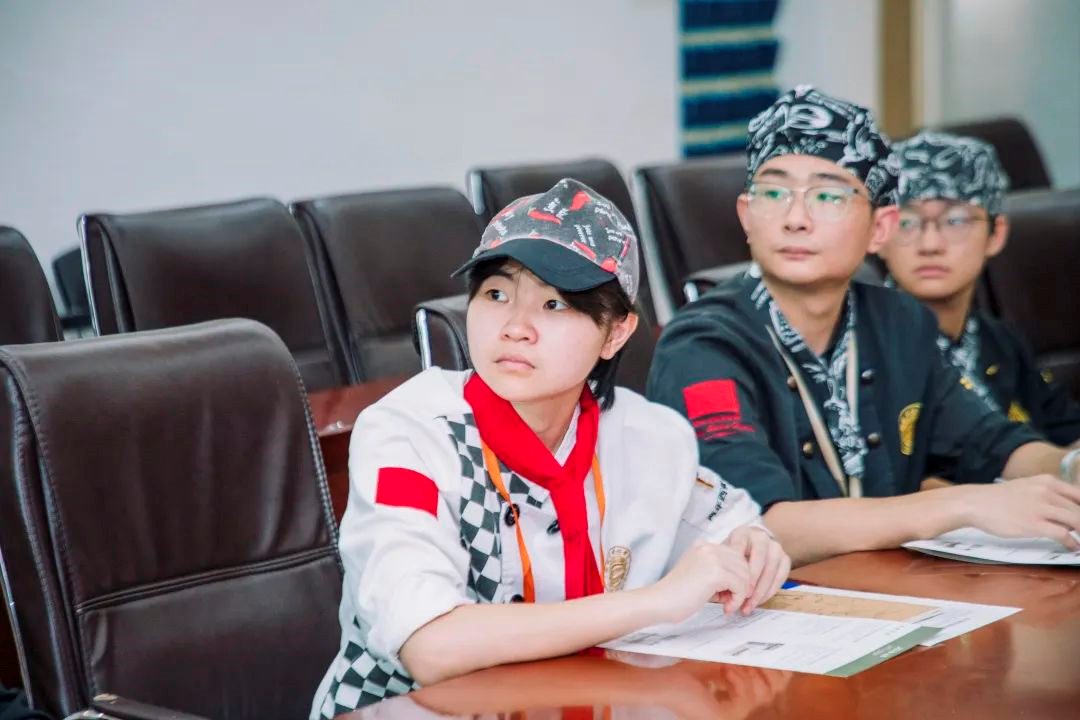 企业进校园:gaga鲜语与西餐学子开展宣讲会!校招轻松进名企! 企业进校园:gaga鲜语与西餐学子开展宣讲会!校招轻松进名企!