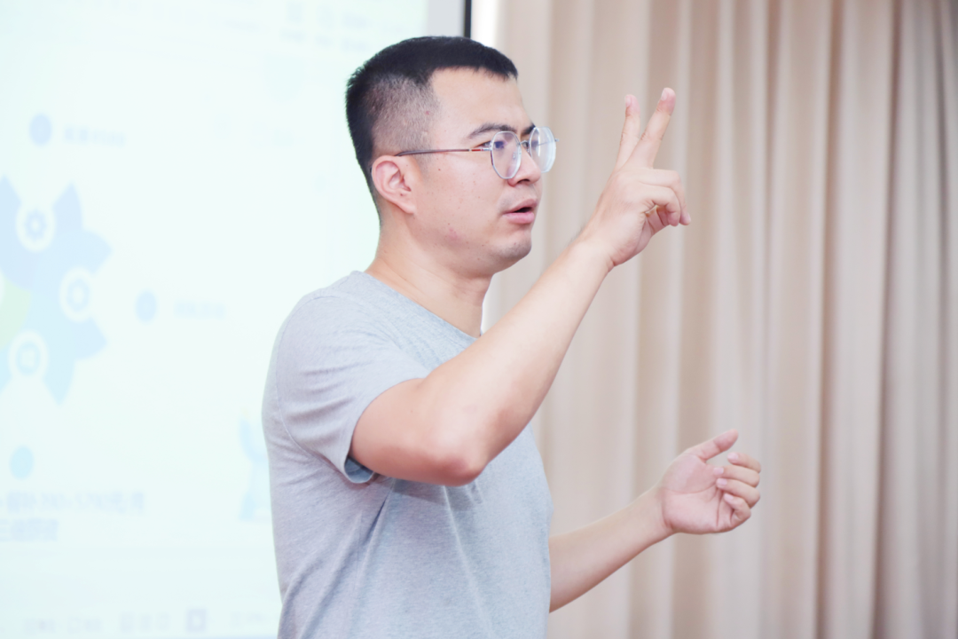 企业进校园:阿里巴巴旗下的盒马鲜生来给中餐学子们进行企宣会 企业进校园:阿里巴巴旗下的盒马鲜生来给中餐学子们进行企宣会