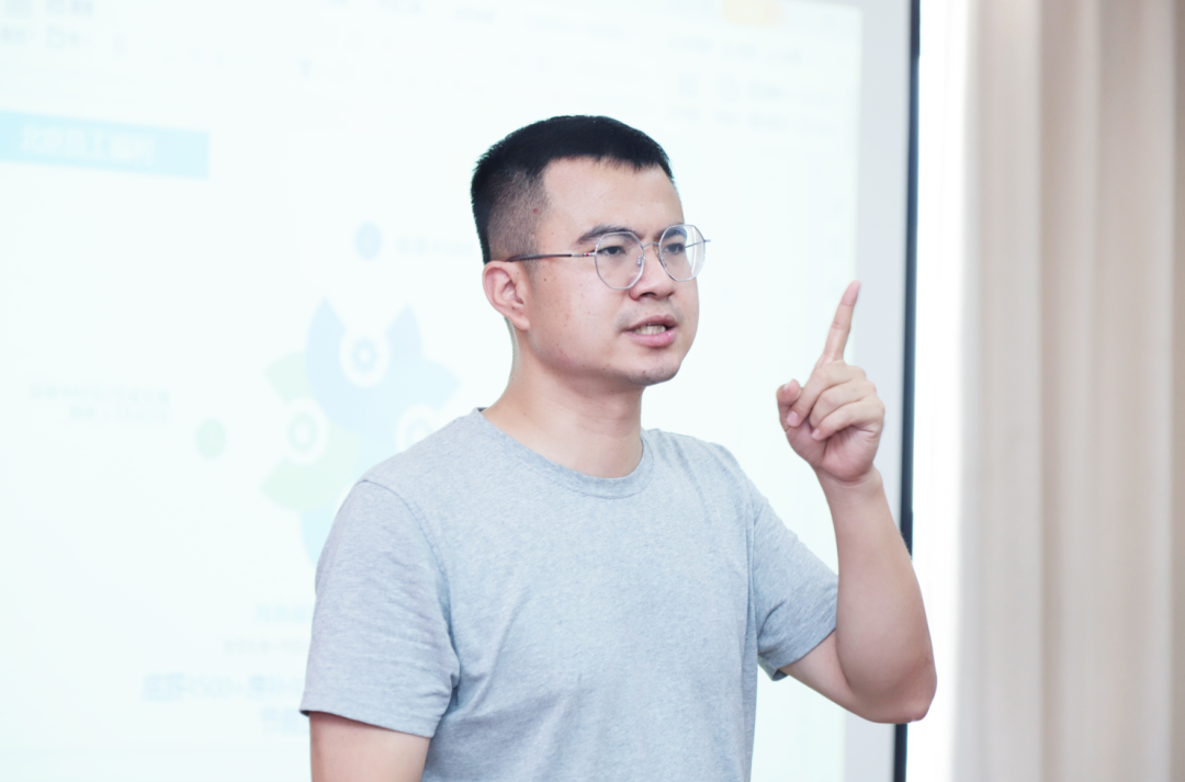 企业进校园:阿里巴巴旗下的盒马鲜生来给中餐学子们进行企宣会 企业进校园:阿里巴巴旗下的盒马鲜生来给中餐学子们进行企宣会