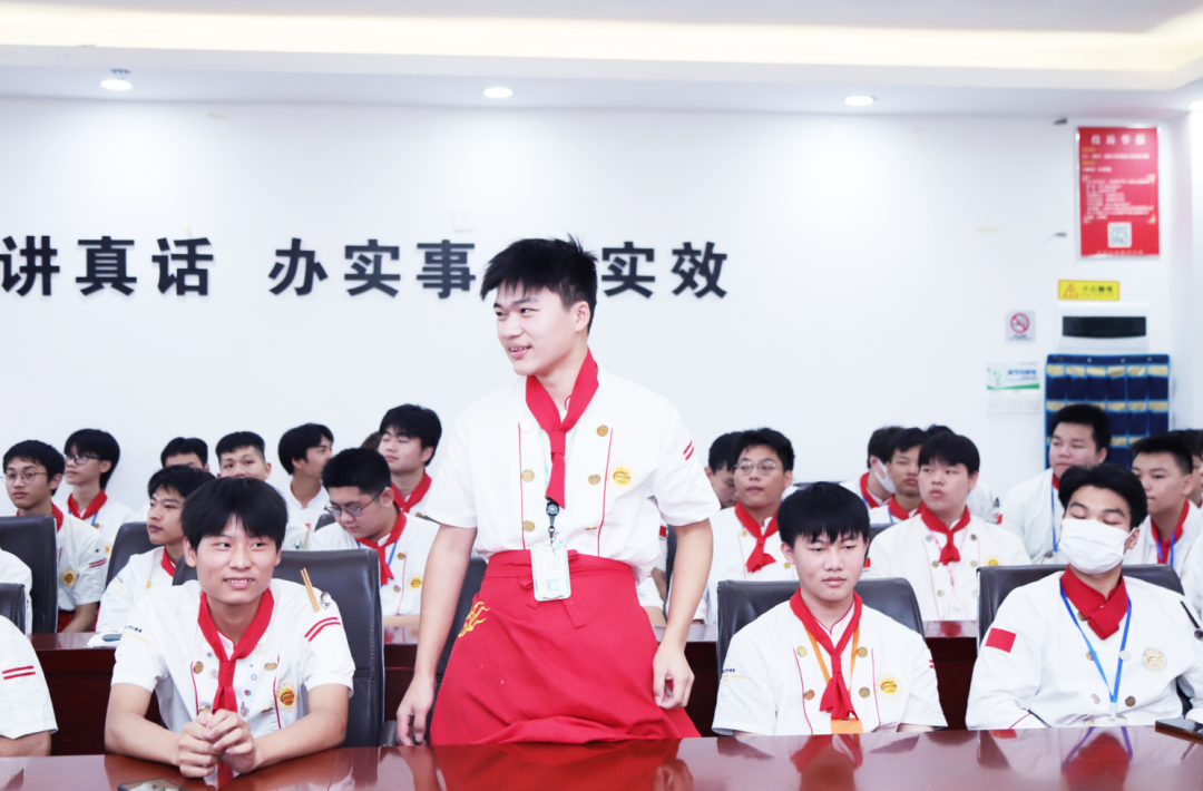 企业进校园:阿里巴巴旗下的盒马鲜生来给中餐学子们进行企宣会 企业进校园:阿里巴巴旗下的盒马鲜生来给中餐学子们进行企宣会