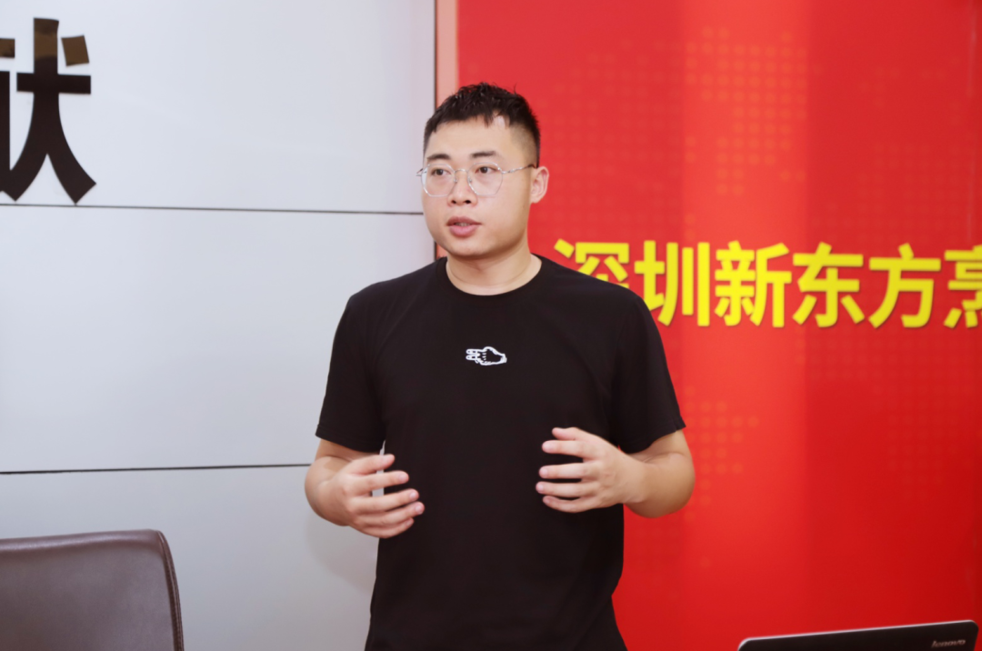 老朋友“太二”酸菜鱼与深圳新东方即将毕业的中餐学子进行企宣会,一对一面试提问~ 老朋友“太二”酸菜鱼与深圳新东方即将毕业的中餐学子进行企宣会,一对一面试提问~