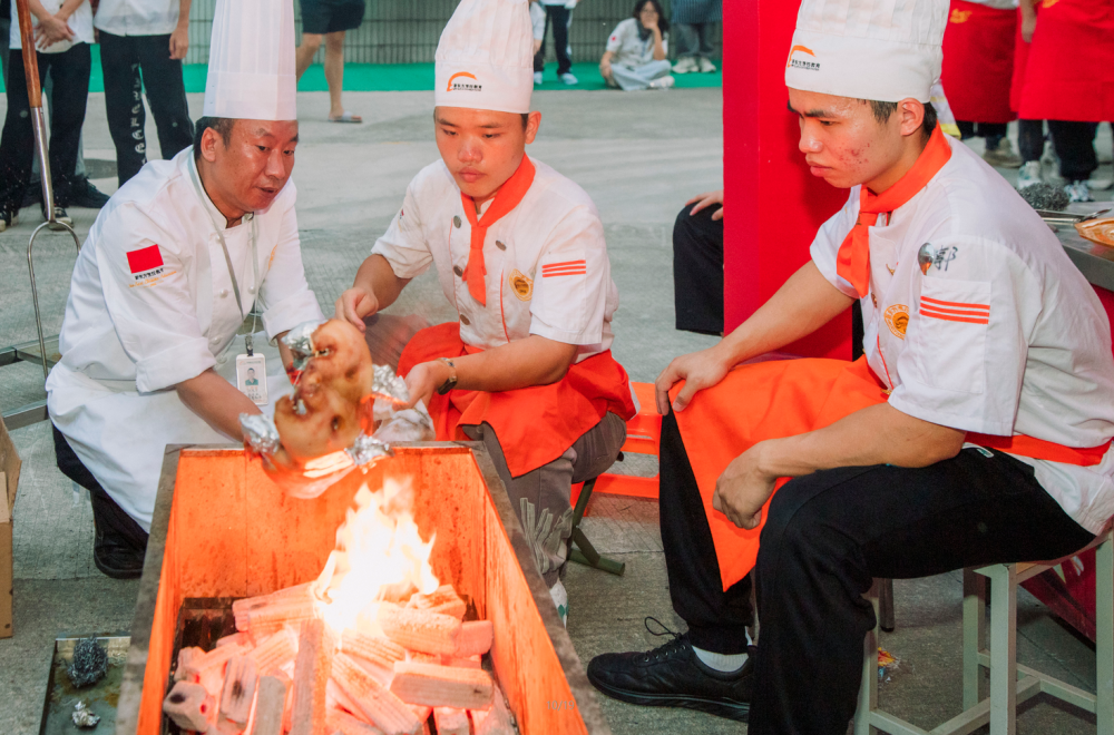 烧腊选修班同学结业展完美落幕，回顾这场肉食爱好者的天堂~