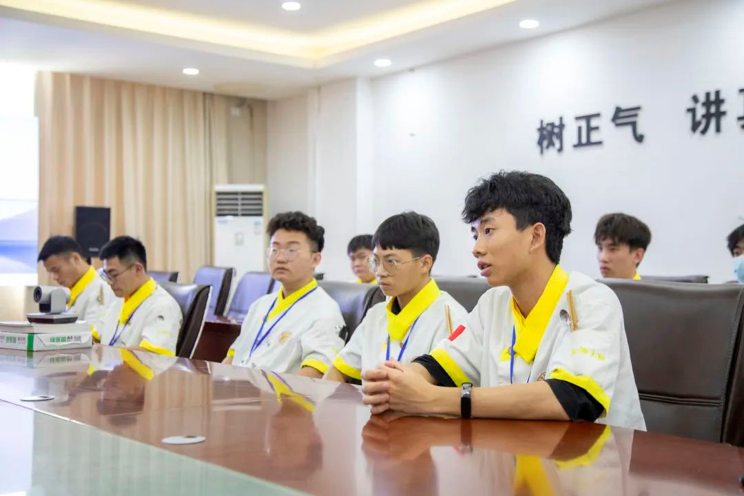 知名餐饮品牌“老乡鸡”为金领大厨班同学进行校企业宣讲会成功举行~ 知名餐饮品牌“老乡鸡”为金领大厨班同学进行校企业宣讲会成功举行~