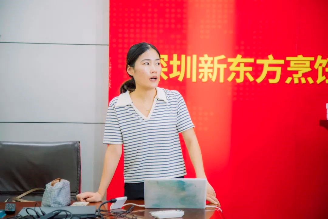 知名餐饮品牌“老乡鸡”为金领大厨班同学进行校企业宣讲会成功举行~ 知名餐饮品牌“老乡鸡”为金领大厨班同学进行校企业宣讲会成功举行~