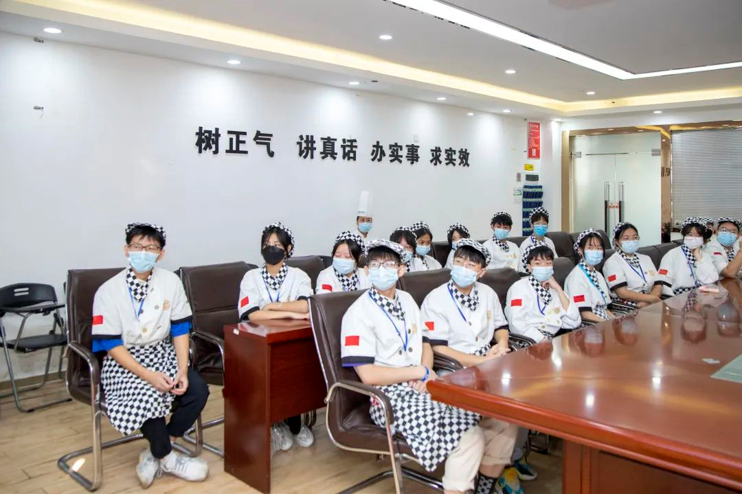 就业快讯:阿里巴巴旗下盒马鲜生与西点烘焙班同学的宣讲会成功举行! 就业快讯:阿里巴巴旗下盒马鲜生与西点烘焙班同学的宣讲会成功举行!