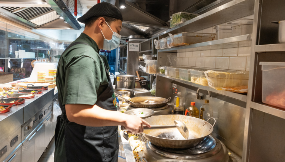 企业回访｜走进知名餐饮连锁品牌“老乡鸡”深圳南山分店，回访毕业学子工作动态~