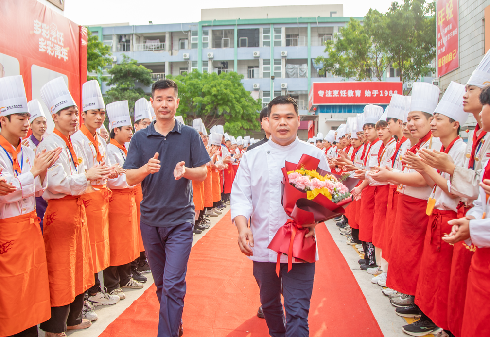 感谢谭家菜第四代传人谭学文大师为中餐学子带来精彩有趣的一课~