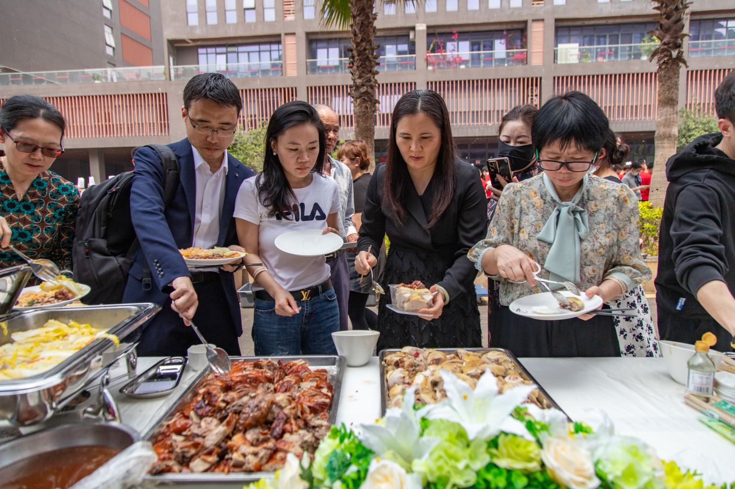 喜报！我校教师团队在2023年首届百厨争艳-中国名厨竞艺品鉴荟上荣获佳绩！