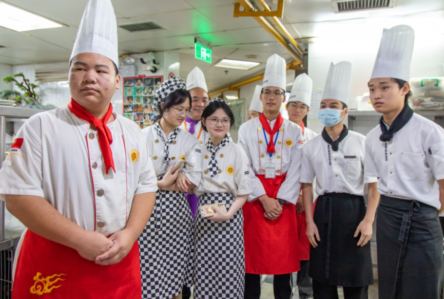 以行促学|深圳新东方学子进京基海湾大酒店参观学习~