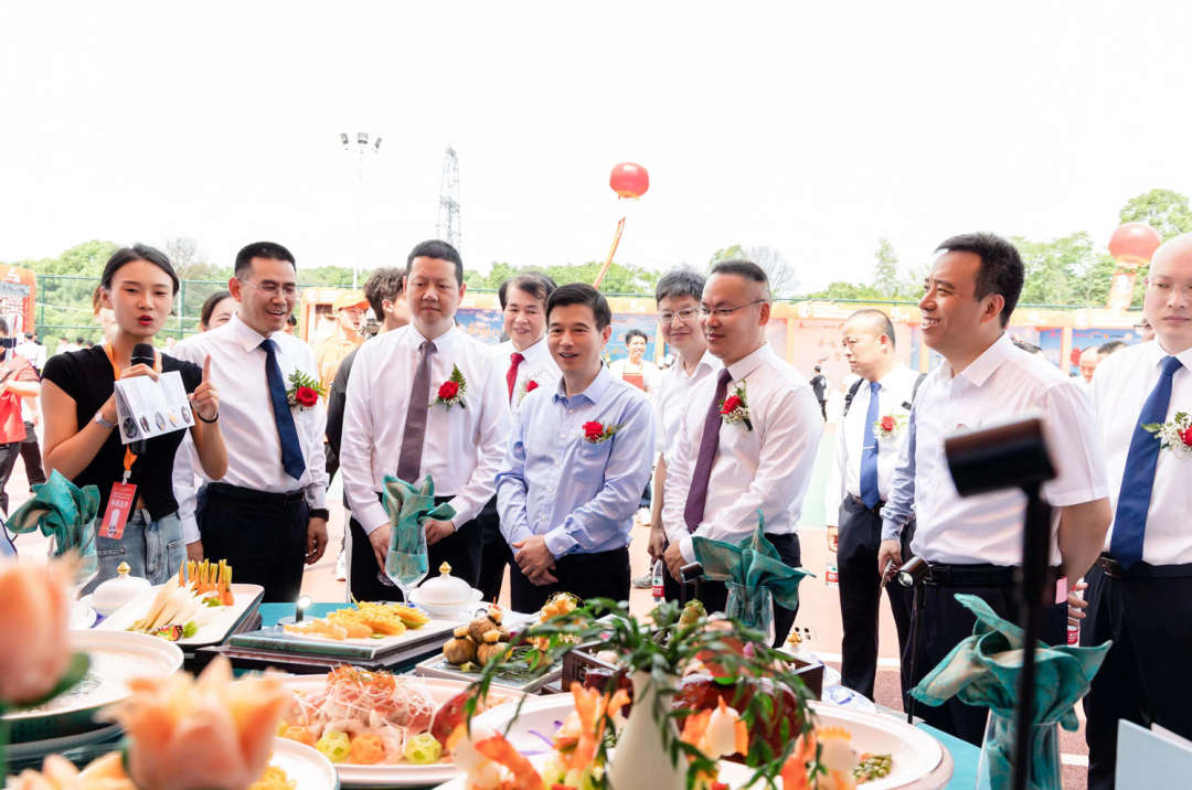 【喜报】热烈祝贺我校学子在第七届“水塔醋业杯”全国烹饪职业技能大赛总决赛中斩获佳绩! 【喜报】热烈祝贺我校学子在第七届“水塔醋业杯”全国烹饪职业技能大赛总决赛中斩获佳绩!