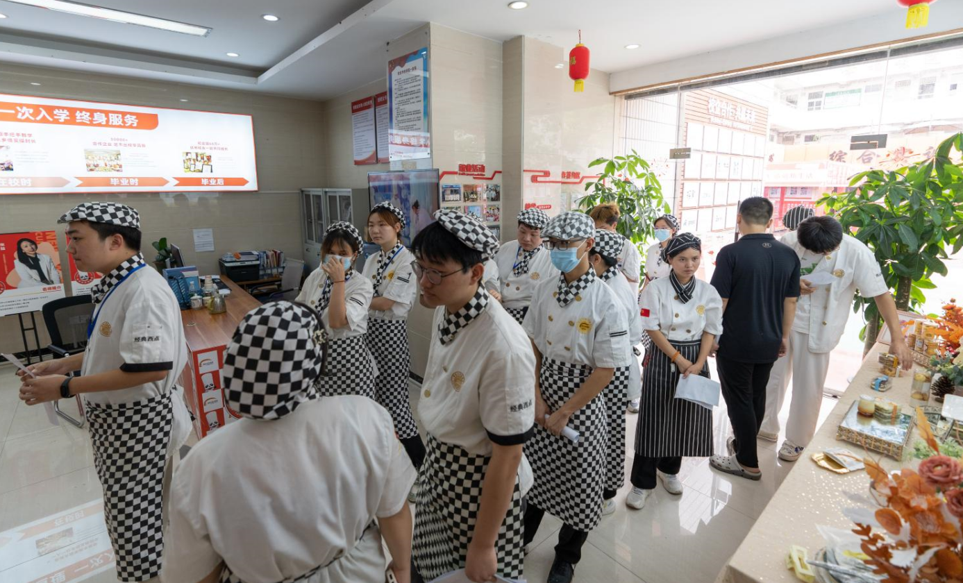 『就业服务』深圳酥小贡餐饮管理有限公司HR到校现场招聘~