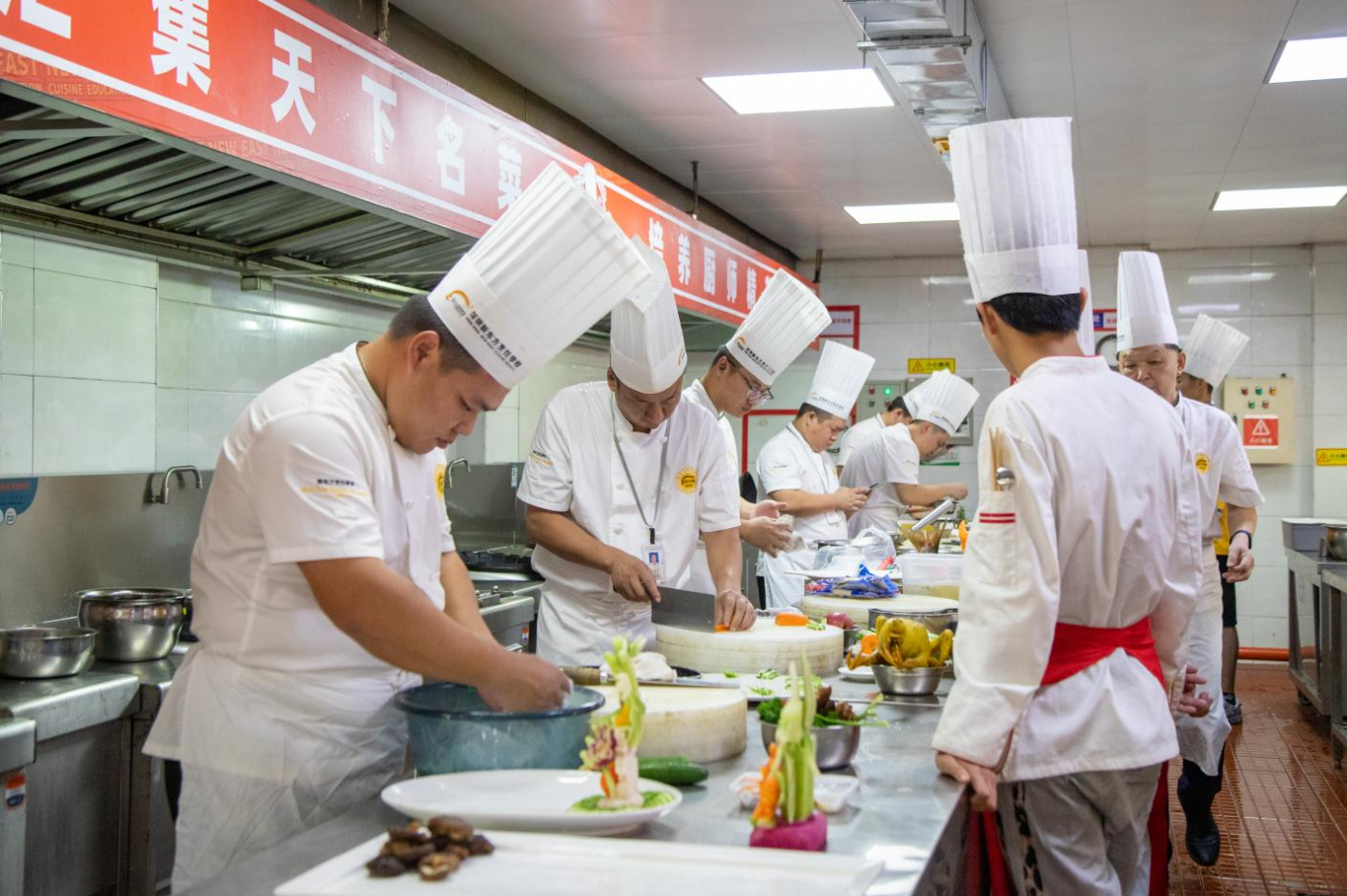 群师竞技，各领风骚丨7月8日深圳新东方烹饪教师大比武精彩瞬间回顾