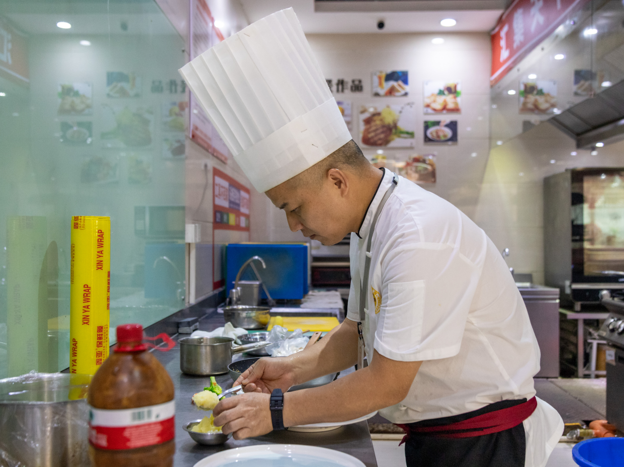 技能大比武！中餐、西点、西餐教师同台“过招”！