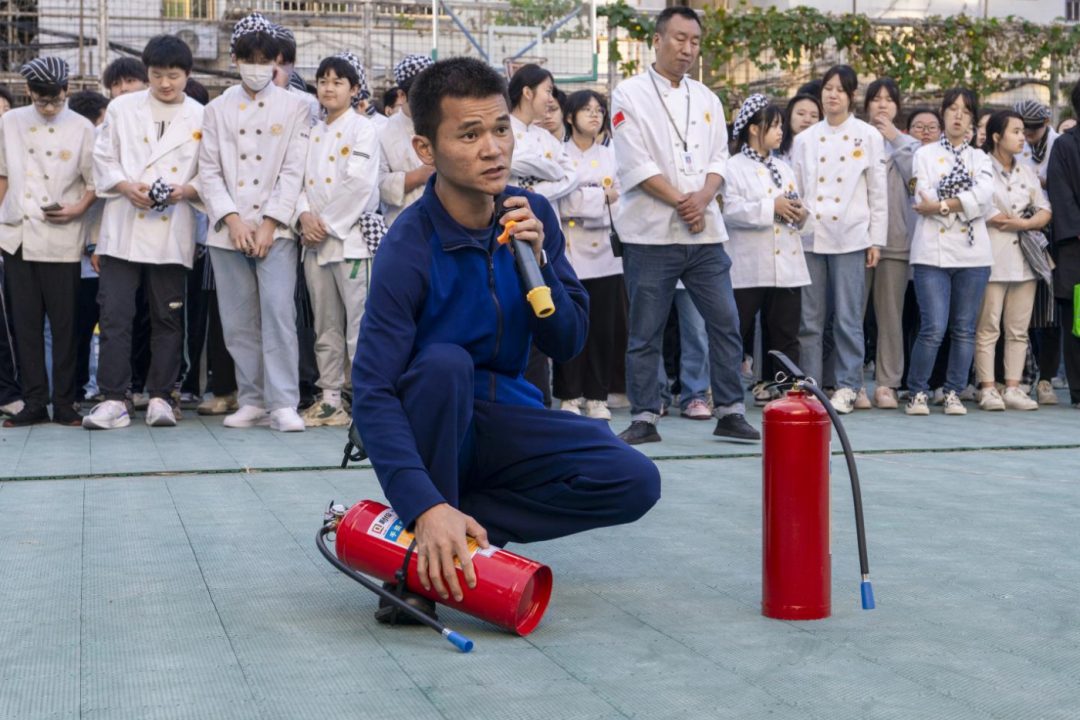 预防为主,生命至上丨我校开展第32个全国“119”消防宣传月应急演练活动 预防为主,生命至上丨我校开展第32个全国“119”消防宣传月应急演练活动