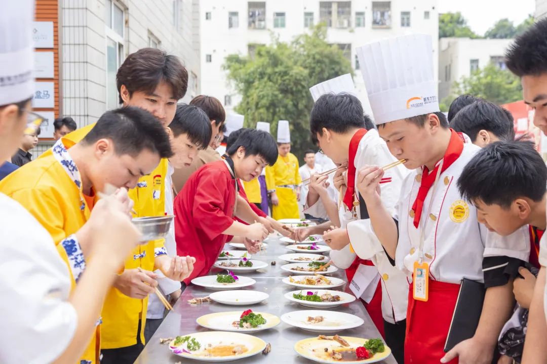 真香！烧腊选修班同学们的这场结业作品展，用“食”力征服大家的胃