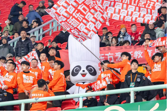 破次元壁了!新东方烹饪跨界足球圈,品牌多元化格局日益凸显 破次元壁了!新东方烹饪跨界足球圈,品牌多元化格局日益凸显