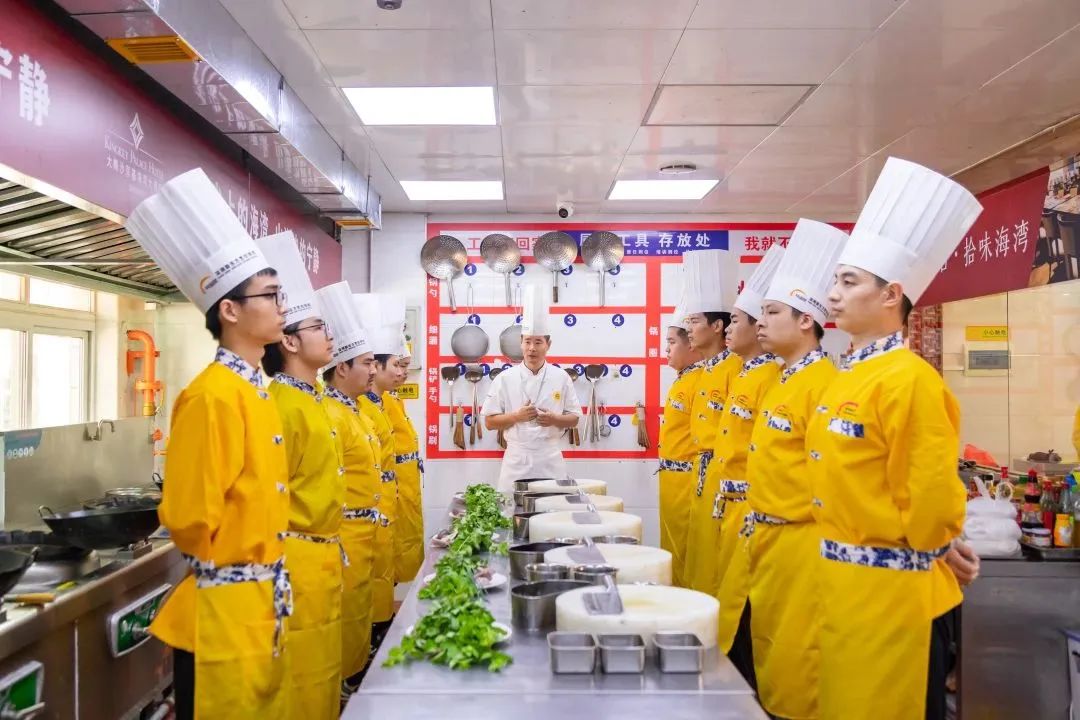 揭秘！看深圳新东方的“4D教学管理”的实施标准，带你认识什么是4D厨房