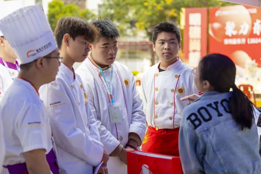 职面未来丨人才与企业“双向奔赴”!深圳新东方2024年春季大型人才双选会圆满落幕! 职面未来丨人才与企业“双向奔赴”!深圳新东方2024年春季大型人才双选会圆满落幕!