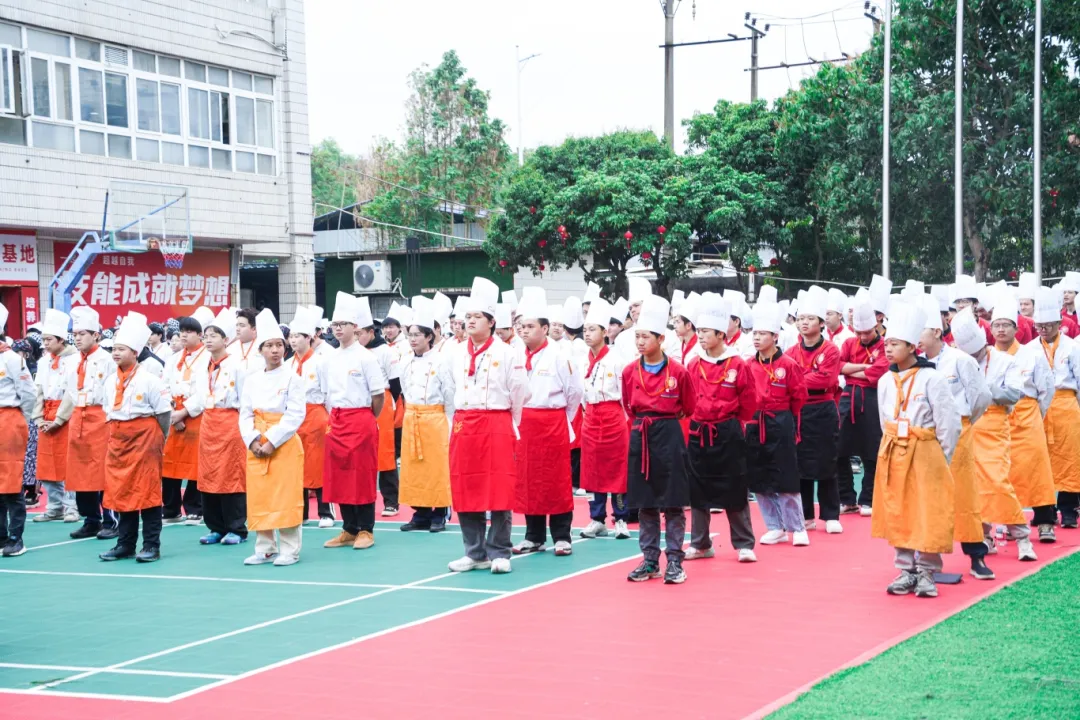 深圳新东方烹饪学校 | 职教开学第一课，追光而遇，沐光而行。