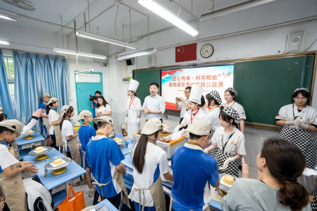 匠心传承·科学赋能|劳技裱花课助力坪山光祖中学学子全面发展   