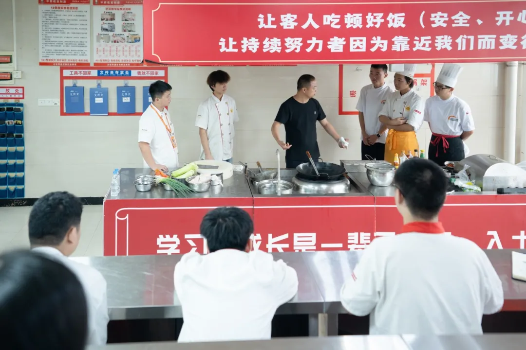 企业导师进课堂 校企协同育人才 | 湘辣辣餐饮集团进校授课纪实 企业导师进课堂 校企协同育人才 | 湘辣辣餐饮集团进校授课纪实
