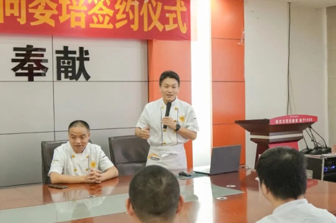 深圳新东方烹饪学校就业服务到底如何？毕业后发展前景好不好？听听两位毕业学长怎么说~