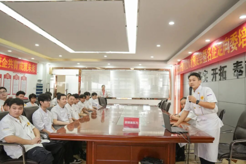 深圳新东方烹饪学校就业服务到底如何？毕业后发展前景好不好？听听两位毕业学长怎么说~