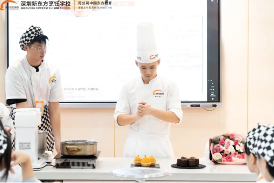 香港西点大师空降深圳新东方！行业大师进校园，专注培养“有本领、能创业、会赚钱”的西点师