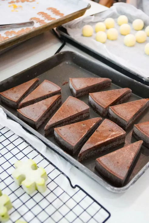 【外籍大师进校园】意大利籍西点大师莅临深圳新东方 共谱国际美食教育新篇章