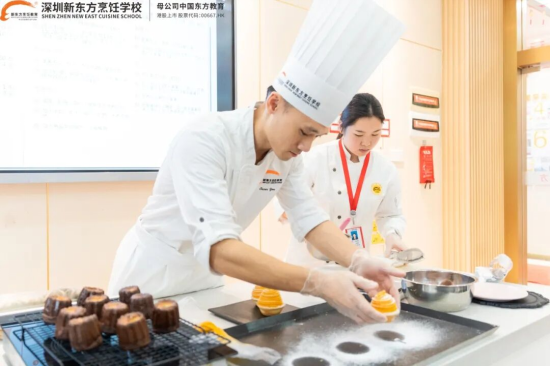 香港西点大师空降深圳新东方！行业大师进校园，专注培养“有本领、能创业、会赚钱”的西点师