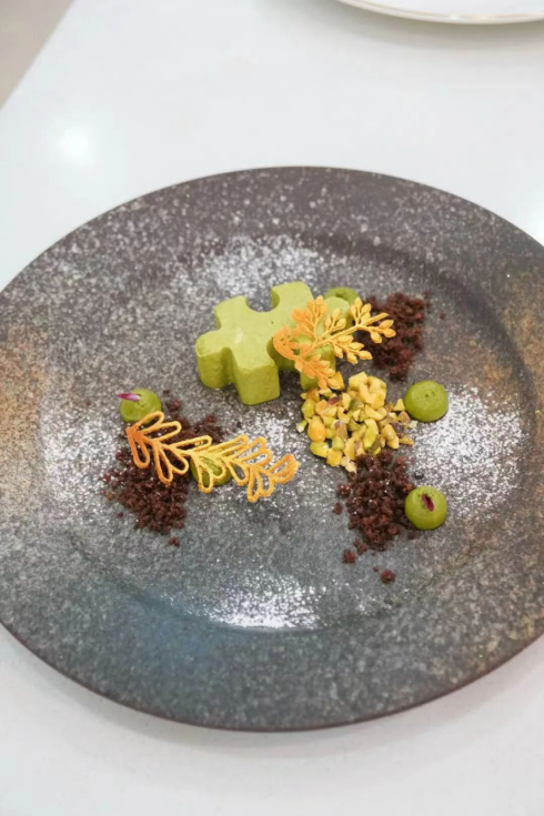 【外籍大师进校园】意大利籍西点大师莅临深圳新东方 共谱国际美食教育新篇章