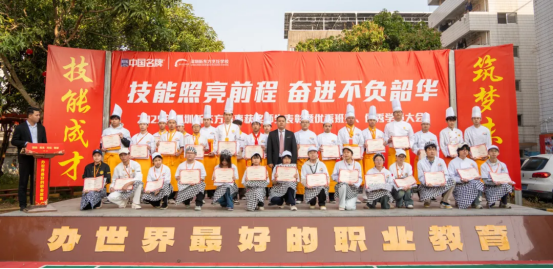 不止是比赛和表彰！在深圳新东方，每一天都是成长的高光时刻