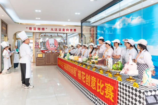 不止是比赛和表彰！在深圳新东方，每一天都是成长的高光时刻