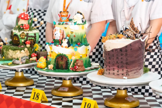 不止是比赛和表彰！在深圳新东方，每一天都是成长的高光时刻