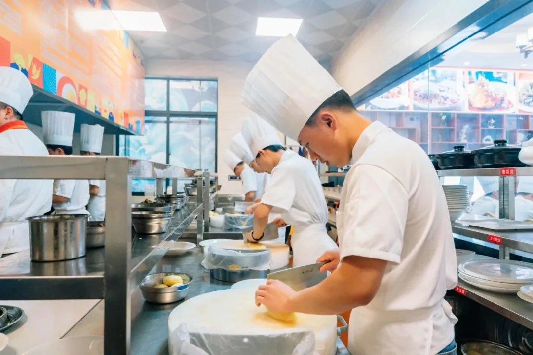 在深圳特区上学，在深圳特区学烹饪，到底有多香？这4大核心优势，帮你抢占行业风口！