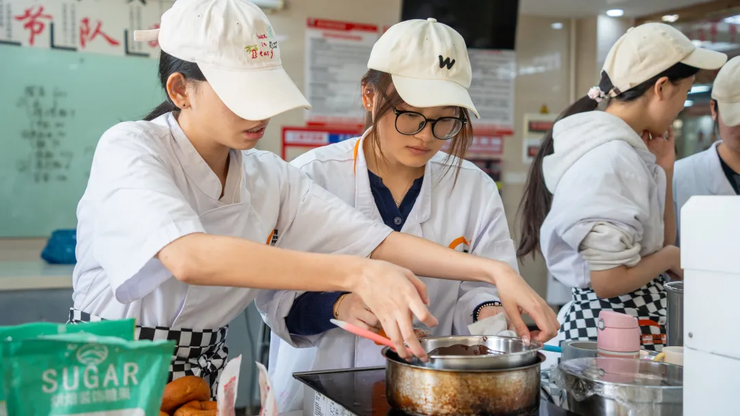 师者匠心赴深造，新品焕新启新程！深圳新东方西点新品发布会圆满落幕