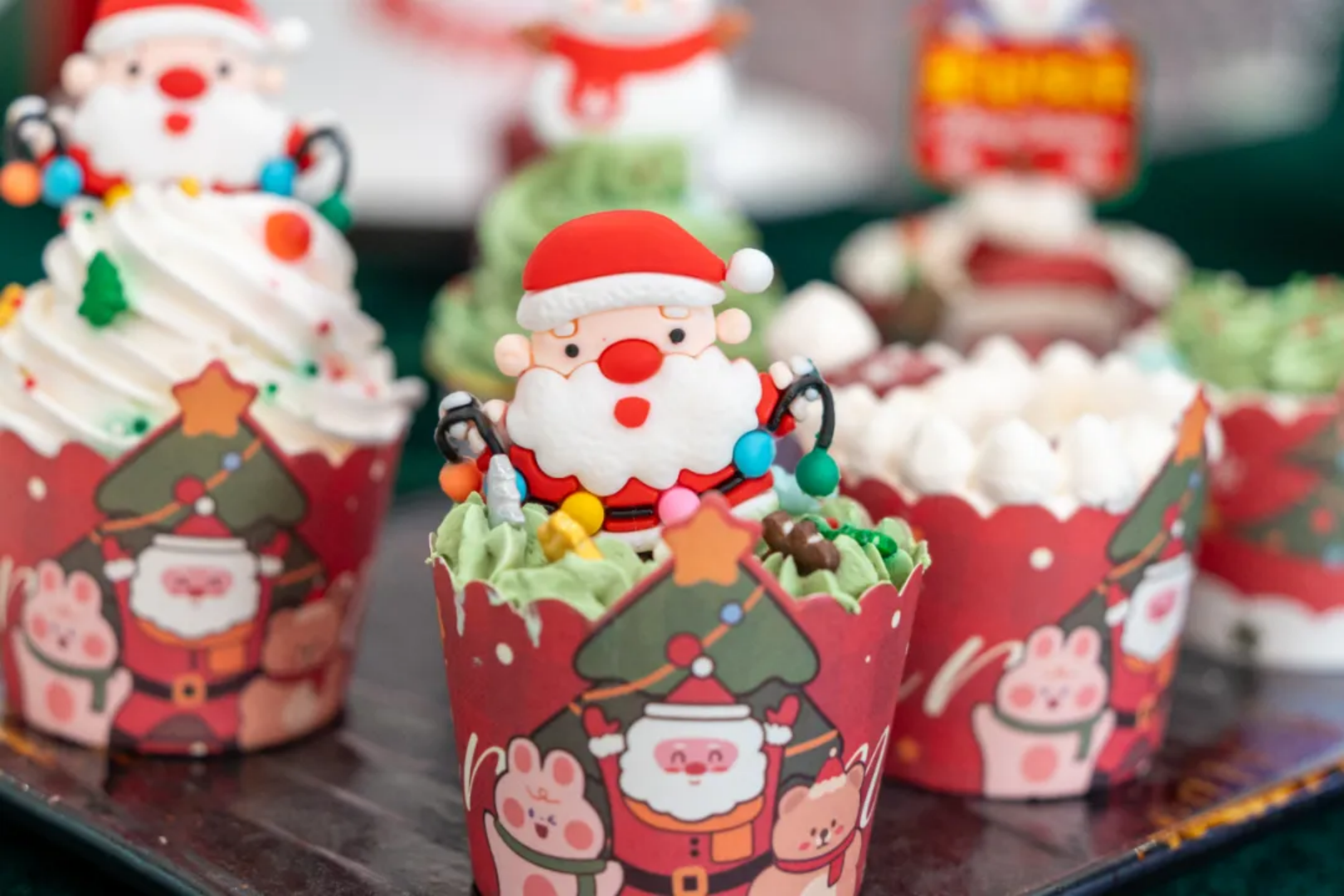 圣诞甜度超标!深圳新东方学子西点作品展,把节日浪漫搬进校园 圣诞甜度超标!深圳新东方学子西点作品展,把节日浪漫搬进校园