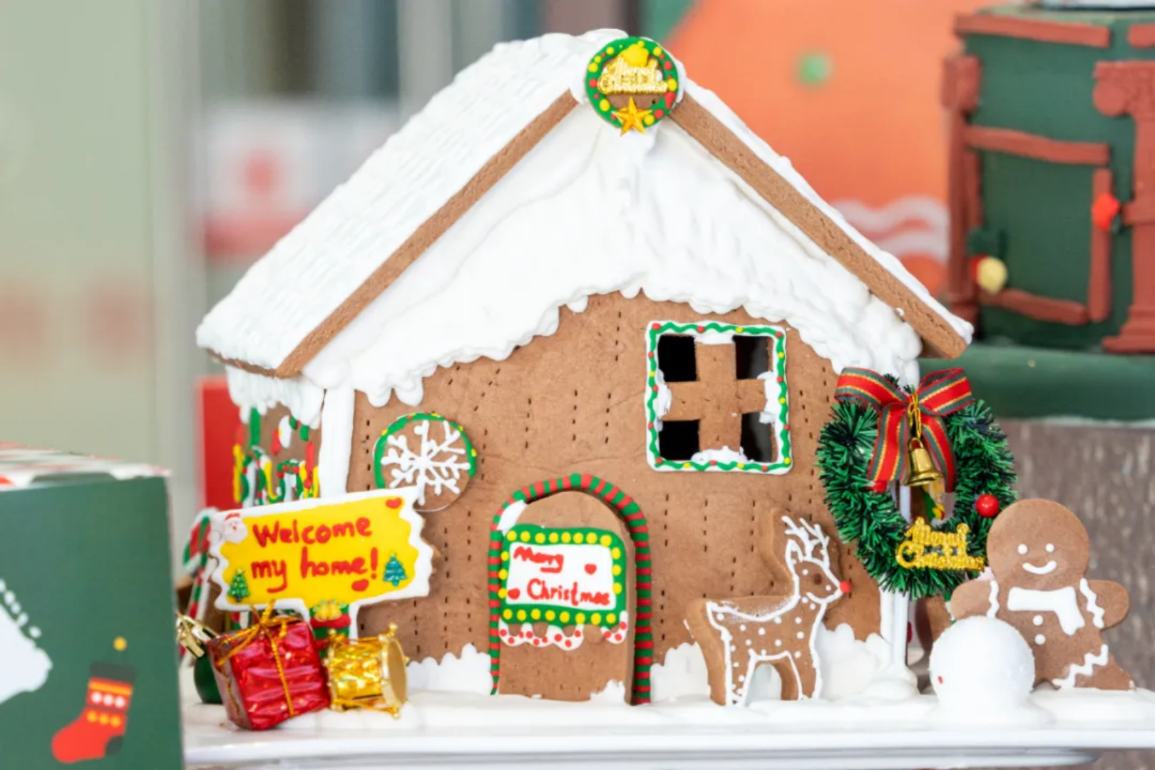 圣诞甜度超标!深圳新东方学子西点作品展,把节日浪漫搬进校园 圣诞甜度超标!深圳新东方学子西点作品展,把节日浪漫搬进校园