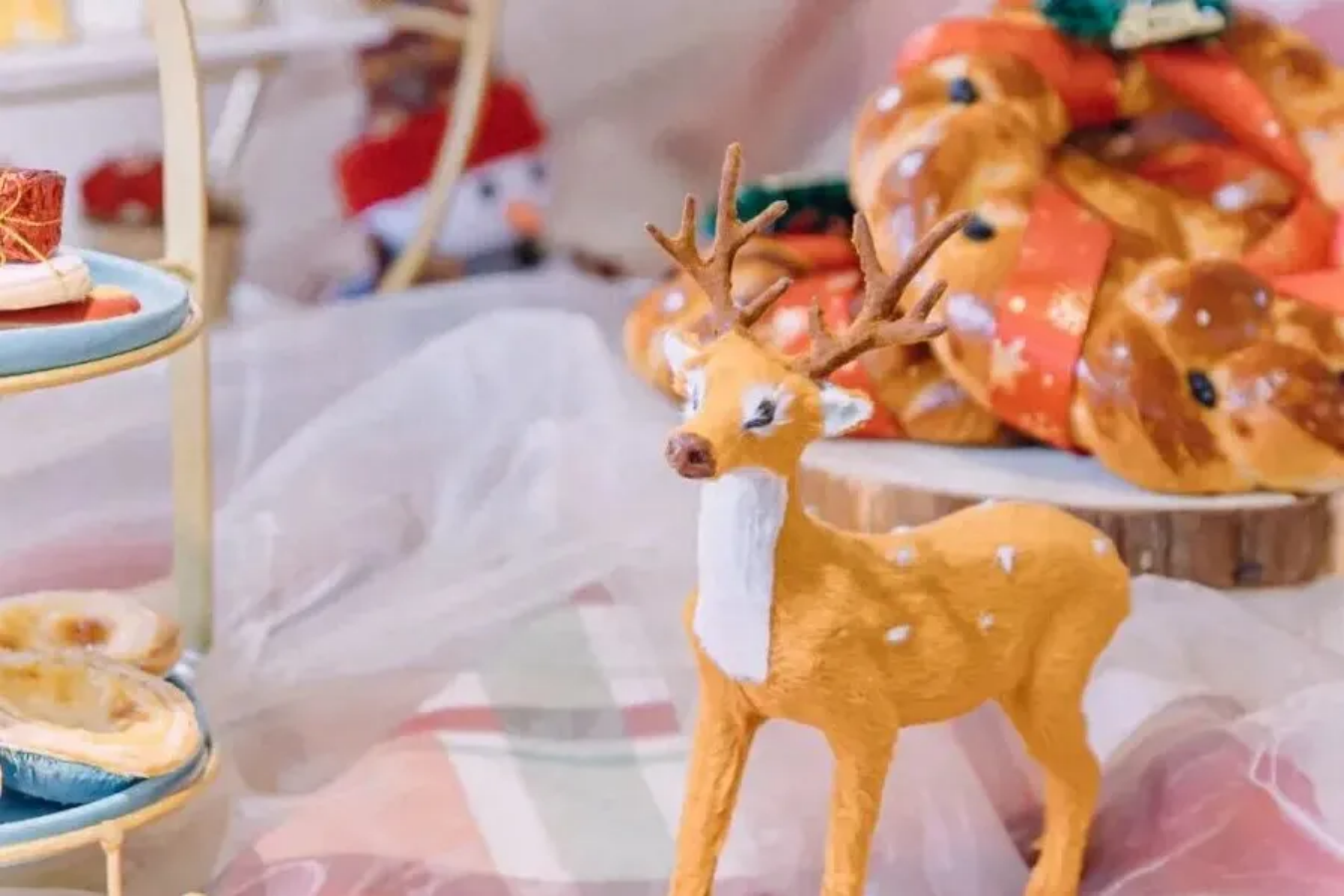 圣诞甜度超标!深圳新东方学子西点作品展,把节日浪漫搬进校园 圣诞甜度超标!深圳新东方学子西点作品展,把节日浪漫搬进校园