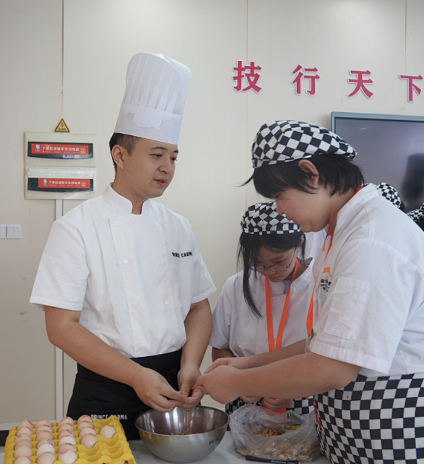 让课堂连接产业！卡玛王子走进深圳新东方烹饪学校，共建技能人才培养桥梁
