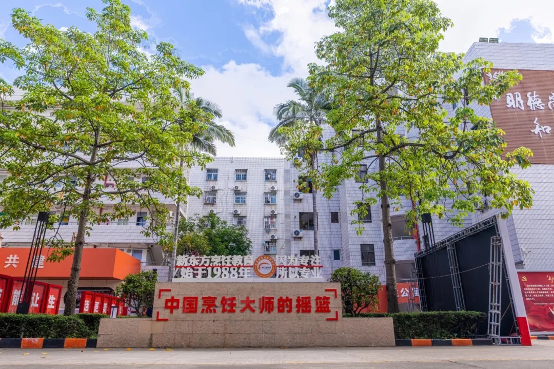 本科毕业，却选择“回炉”学厨师：他为什么选择重新开始？